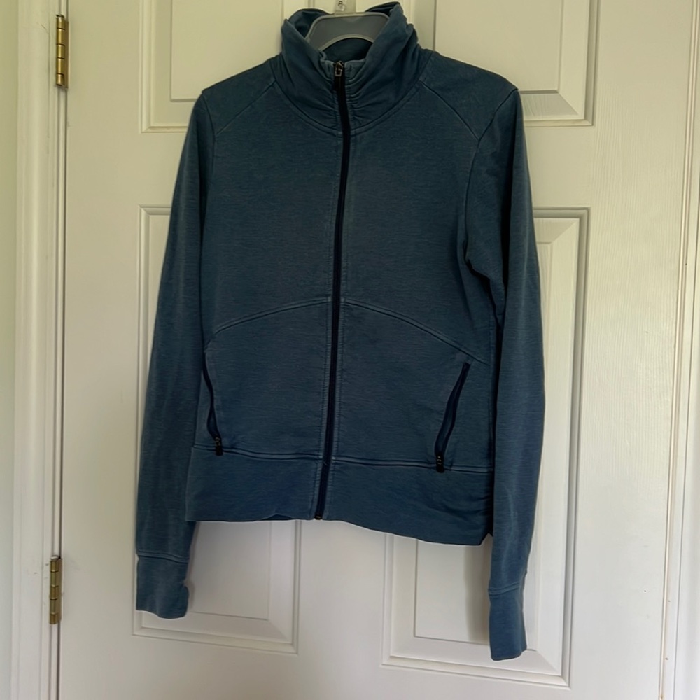 Patagonia zip up sweater